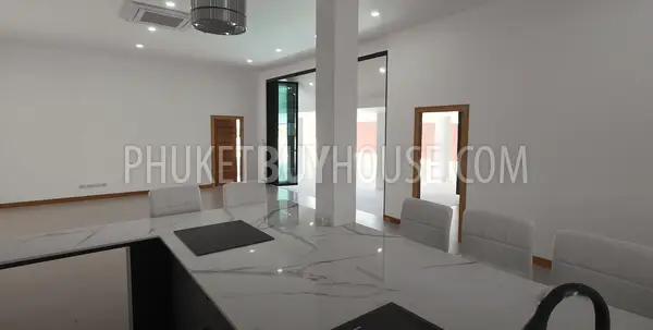 RAW22495: Villa with 4 Bedrooms in Rawai – Now 36M THB. Photo #10