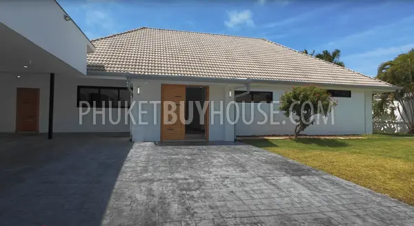 RAW22495: Villa with 4 Bedrooms in Rawai – Now 36M THB. Photo #5