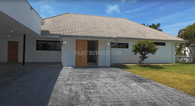 RAW22495: Villa with 4 Bedrooms in Rawai – Now 36M THB. Photo #5