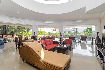 NAT22511: Renovated 4-bedroom villa in Phuket with a private pool in Nai Thon. Photo #9