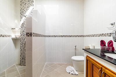 NAT22511: Renovated 4-bedroom villa in Phuket with a private pool in Nai Thon. Photo #13