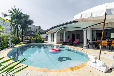 NAT22511: Renovated 4-bedroom villa in Phuket with a private pool in Nai Thon. Photo #3