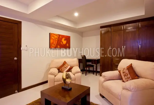 NAI5511: Comfortable 4-Bedroom Townhouse for Sale Near Nai Harn Beach. 照片 #8