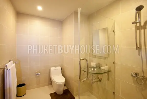 NAI5511: Comfortable 4-Bedroom Townhouse for Sale Near Nai Harn Beach. 照片 #15