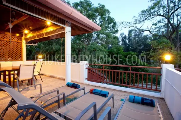 NAI5511: Comfortable 4-Bedroom Townhouse for Sale Near Nai Harn Beach. 照片 #9
