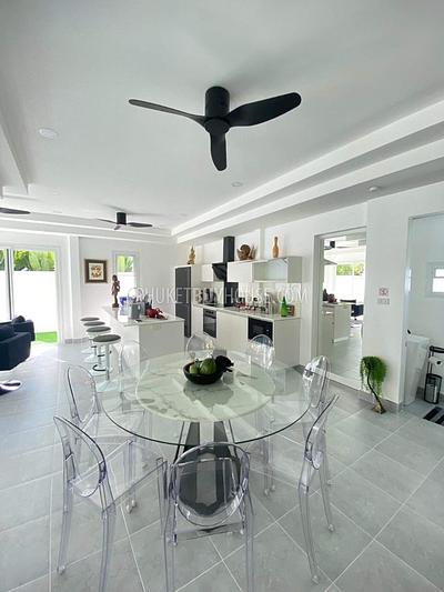 RAW7215: 5 Bedrooms New Villa in Rawai. Photo #2