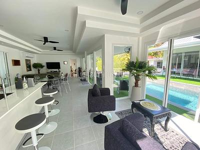 RAW7215: 5 Bedrooms New Villa in Rawai. Photo #3