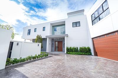 CHA22525: Modern Pool Villa with Exceptional Privacy and Luxury Features in Chalong. Photo #3