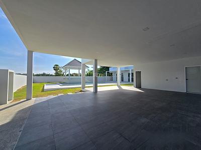 RAW22528:  4-Bedroom Villa with Private Pool and Guest House in Rawai. Photo #16