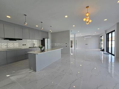 RAW22528:  4-Bedroom Villa with Private Pool and Guest House in Rawai. 照片 #9