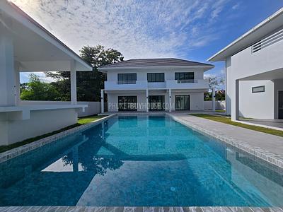 RAW22528:  4-Bedroom Villa with Private Pool and Guest House in Rawai