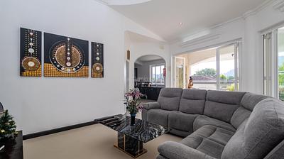 NAT22532: Renovated 3-bedroom villa in Phuket with a private pool in Nai Thon. Photo #11