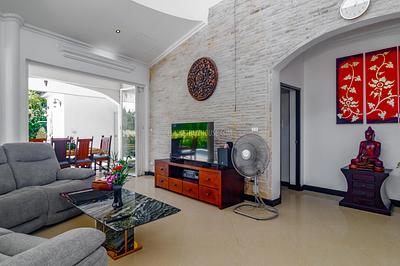 NAT22533: Renovated 3-bedroom villa in Phuket with a private pool in Nai Thon. Photo #8