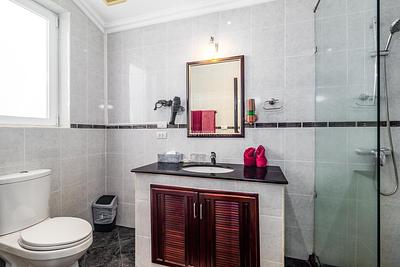 NAT22533: Renovated 3-bedroom villa in Phuket with a private pool in Nai Thon. Photo #20