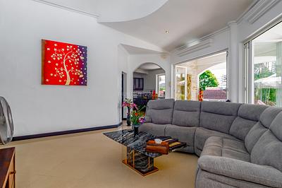NAT22533: Renovated 3-bedroom villa in Phuket with a private pool in Nai Thon. Photo #10