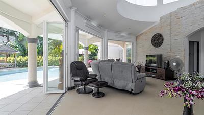 NAT22533: Renovated 3-bedroom villa in Phuket with a private pool in Nai Thon. Photo #21