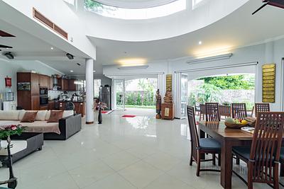NAT22535: Renovated 2-bedroom villa in Phuket with a private pool in Nai Thon. Photo #4