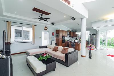 NAT22535: Renovated 2-bedroom villa in Phuket with a private pool in Nai Thon. Photo #9