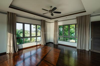 BAN22551: Majestic Lakeside Villa with Rooftop Oasis and Waterfall Pool in Bang Tao’s Hidden Paradise. 照片 #30