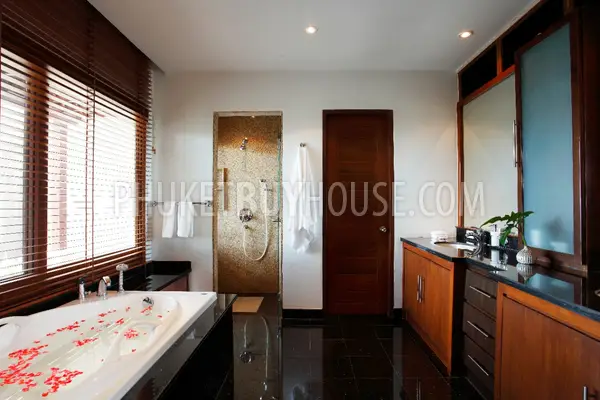SUR6747: Villa with Panoramic Sea View in Surin. Photo #30