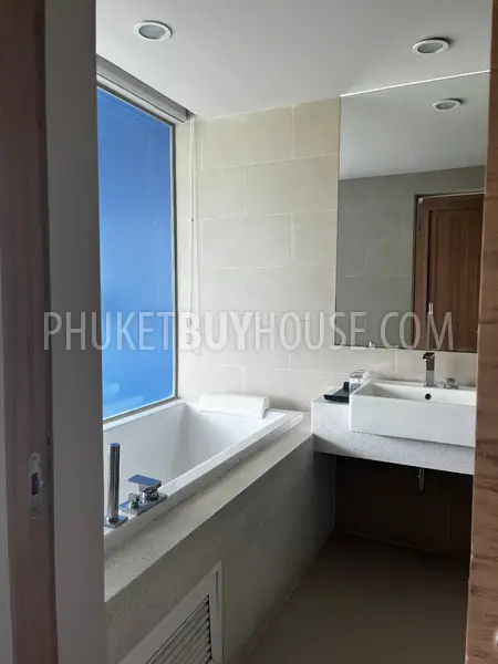 KAR7261: Two Bedroom Apartment With Beautiful Sea View in Karon. Photo #7