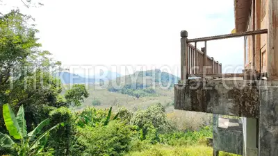 MAI7181: 6 rai of land with 4 Thai Style Houses in Mai Khao. 照片 #11