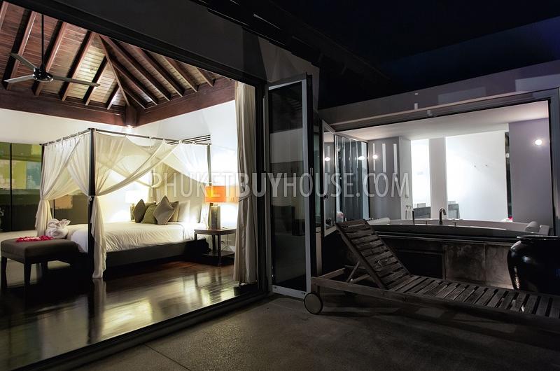SUR7266: Four Bedroom Seaview Villa in Surin. Photo #18