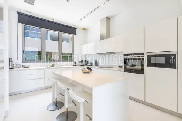 NAT22570: Breathtaking Oceanfront Penthouse with Panoramic Sunset Views. Photo #13