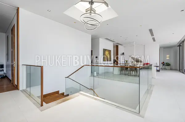 NAT22570: Breathtaking Oceanfront Penthouse with Panoramic Sunset Views. Photo #14