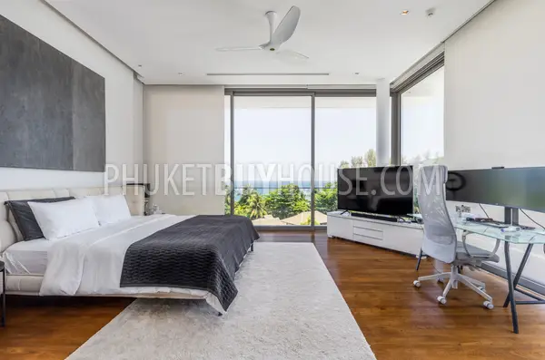 NAT22570: Breathtaking Oceanfront Penthouse with Panoramic Sunset Views. Photo #24