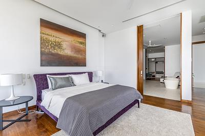NAT22570: Breathtaking Oceanfront Penthouse with Panoramic Sunset Views. Photo #33