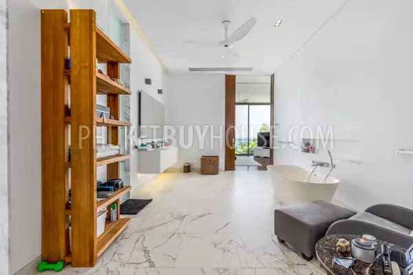 NAT22570: Breathtaking Oceanfront Penthouse with Panoramic Sunset Views. Photo #31