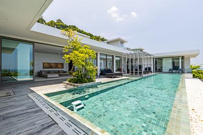 NAT22570: Breathtaking Oceanfront Penthouse with Panoramic Sunset Views