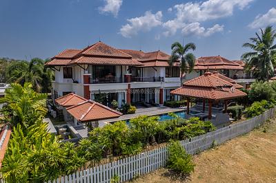 LAG22572: 4-Bedroom Villa with Golf View and Prime Location in Phuket. Photo #57