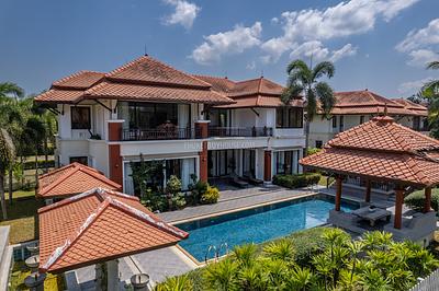 LAG22572: 4-Bedroom Villa with Golf View and Prime Location in Phuket. 照片 #59