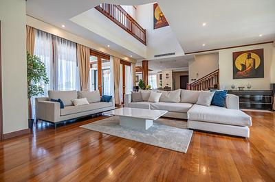 LAG22572: 4-Bedroom Villa with Golf View and Prime Location in Phuket. Photo #5