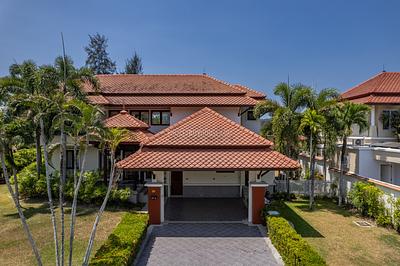 LAG22572: 4-Bedroom Villa with Golf View and Prime Location in Phuket. Photo #60