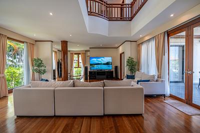 LAG22572: 4-Bedroom Villa with Golf View and Prime Location in Phuket. Photo #12