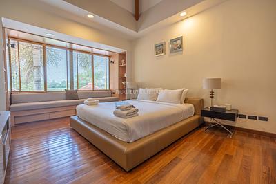 LAG22572: 4-Bedroom Villa with Golf View and Prime Location in Phuket. Photo #7