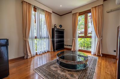 LAG22572: 4-Bedroom Villa with Golf View and Prime Location in Phuket. Photo #8