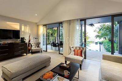 PHA7276: Beachfront Four Bedroom Villa at Natai Beach. Photo #14