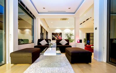 PAT22573: Breathtaking 6-Bedroom Sea View Villa with Private Squash Court Near Patong. Photo #7
