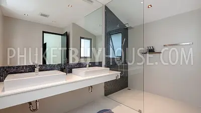 PAT22573: Breathtaking 6-Bedroom Sea View Villa with Private Squash Court Near Patong. Fotoğraf #28
