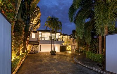 PAT22573: Breathtaking 6-Bedroom Sea View Villa with Private Squash Court Near Patong. Photo #3