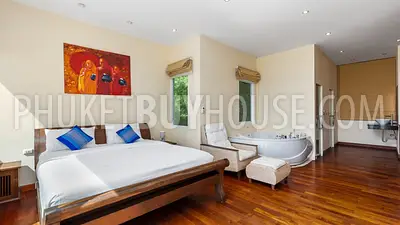 PAT22574: Expansive Sea-View Villa with Pool, Gym, in Patong. Fotoğraf #16