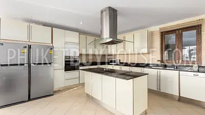 PAT22574: Expansive Sea-View Villa with Pool, Gym, in Patong. Fotoğraf #11