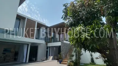 BAN22019: Oriental-Style 3 Bedroom Pool Villa For Sale Right on Bangtao Beach Road. Fotoğraf #33
