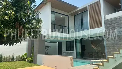 BAN22019: Oriental-Style 3 Bedroom Pool Villa For Sale Right on Bangtao Beach Road. Fotoğraf #5