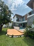 BAN22019: Oriental-Style 3 Bedroom Pool Villa For Sale Right on Bangtao Beach Road. 缩略图 #1