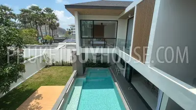 BAN22019: Oriental-Style 3 Bedroom Pool Villa For Sale Right on Bangtao Beach Road. Fotoğraf #26